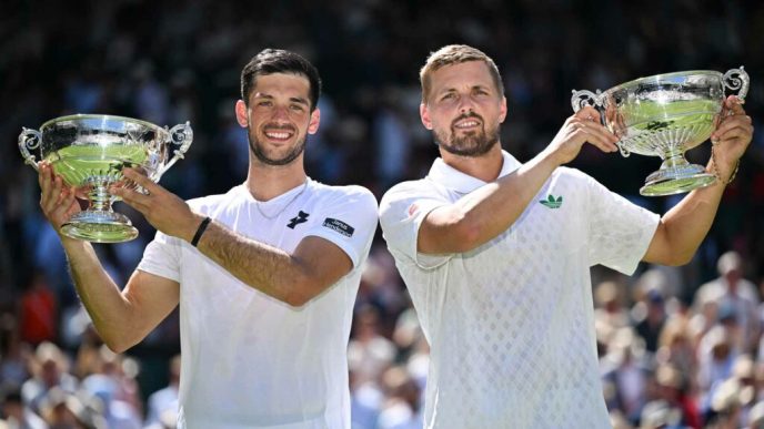 britanicii-cash-si-glasspool-au-cucerit-titlul-de-dublu-masculin-la-wimbledon