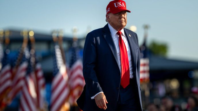 trump-se-declara-deschis-negocierilor-cu-ue,-dupa-ce-a-amenintat-cu-taxe-vamale-de-30%