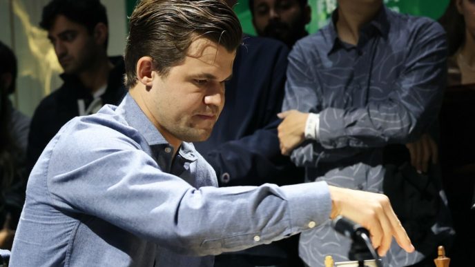 magnus-carlsen-l-a-distrus-pe-chatgpt-intr-o-partida-de-sah:-ma-predau!