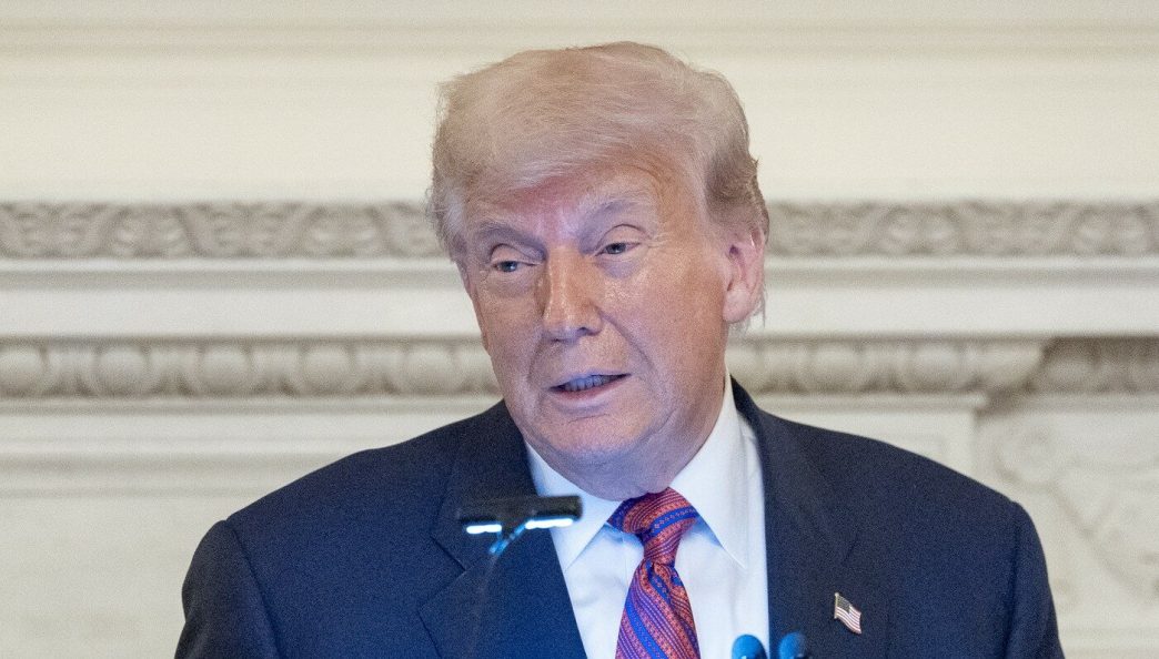 donald-trump-a-trecut-la-amenintari:-o-sa-le-pun-restrictie!.-decizia-lui-a-uimit-sua