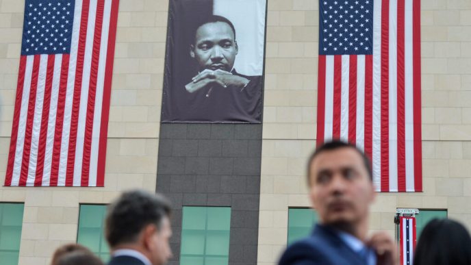 trump-publica-dosarele-secrete-fbi-despre-martin-luther-king,-in-ciuda-opozitiei-familiei