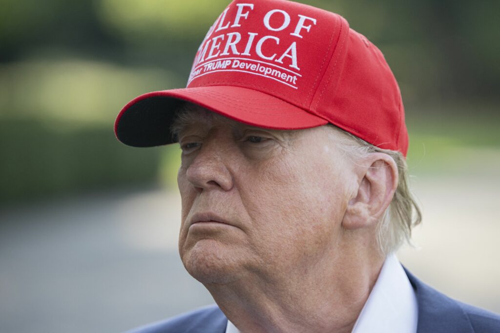 trump-o-demite-pe-sefa-agentiei-de-statistica-a-muncii-dupa-publicarea-unui-raport