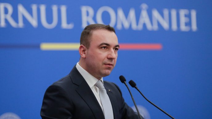 interventie-masiva-la-lacul-izvorul-muntelui:-ministrul-energiei-lauda-actiunea-concreta