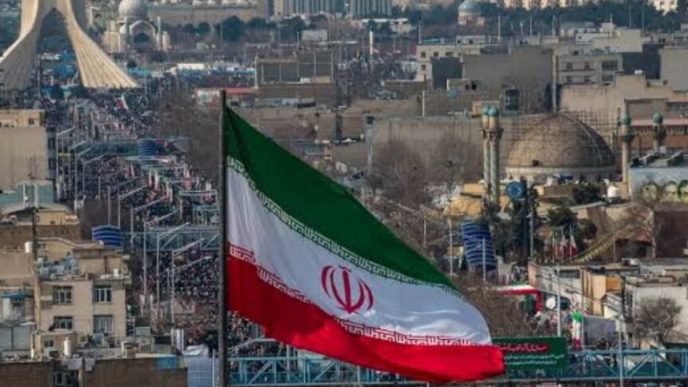 paralizat-de-canicula,-iranul-isi-inchide-institutiile