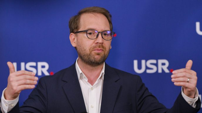 fritz:-romanii,-inclusiv-votantii-psd,-asteapta-sa-facem-treaba,-nu-sa-perpetuam-o-cearta-sterila