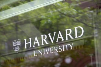 peste-115-cercetatori-acuza-harvard-de-cenzura-dupa-anularea-unui-numar-special-despre-palestina