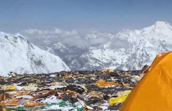 deseurile-de-pe-everest,-curatate-cu-ajutorul-dronelor