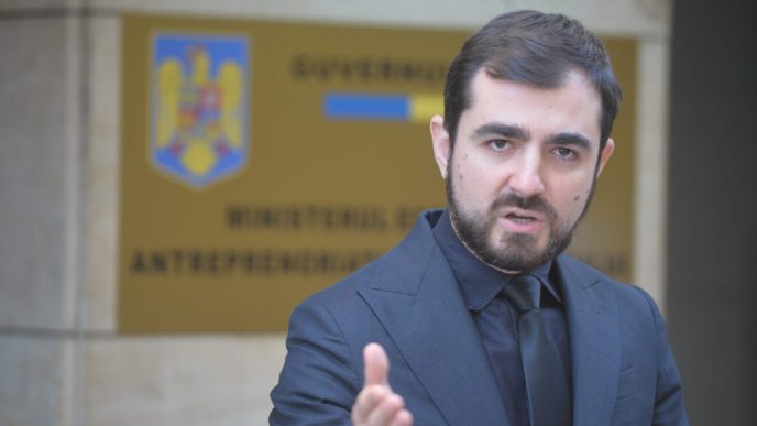 nasui:-criza?-nu-e-chiar-pentru-toti.-pentru-smecheri-continua-sa-vina-banii-de-la-stat,-bine-mersi