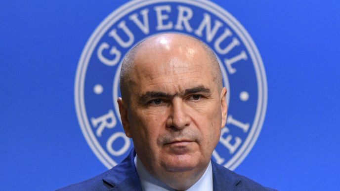 bolojan-explica-de-ce-guvernul-amana-interdictia-cumulului-pensiei-cu-salariul