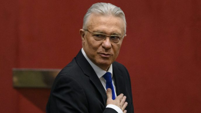 cristian-diaconescu-linisteste-populata:-nu-va-fi-razboi-in-romania