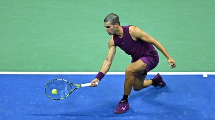 alcaraz-avanseaza-in-runda-a-patra-a-us-open,-rybakina-elimina-pe-raducanu
