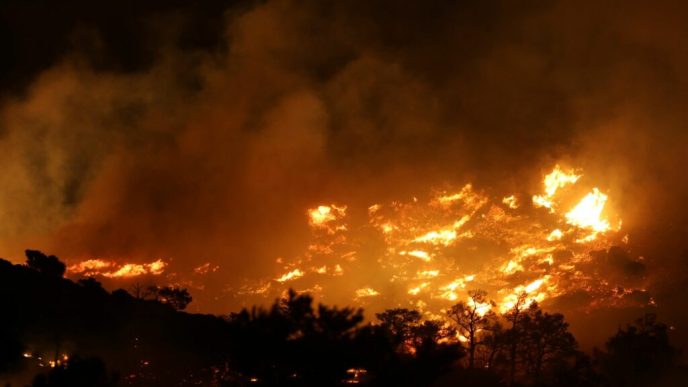 wwa:-schimbarile-climatice-au-facut-de-40-de-ori-mai-probabile-incendii-similare-ca-in-spania