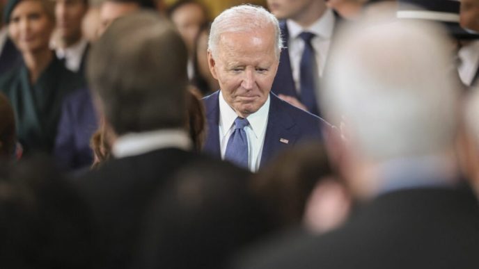 biden-lanseaza-o-campanie-de-strangere-de-fonduri-pentru-construirea-bibliotecii-prezidentiale