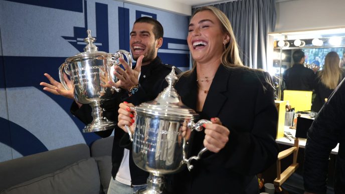 dansul-lui-alcaraz-cu-sabalenka-dupa-ce-au-castigat-trofeele-la-us-open-a-devenit-viral