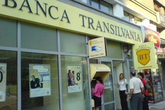 cum-scot-bani-fara-card-de-la-atm-cec-bank-si-banca-transilvania
