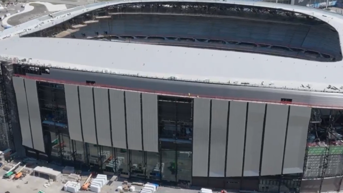 noul-stadion-de-2,1-miliarde-de-dolari-are-o-arhitectura-extraterestra-si-va-uimi