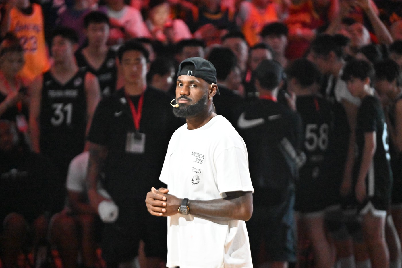 lebron-james,-uimit-de-ce-a-descoperit-in-china