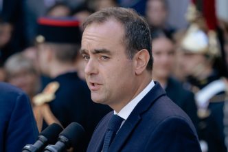 noul-premier-al-frantei-renunta-la-taierea-a-doua-sarbatori-legale