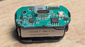 un-roman-a-creat-un-server-web-pe-o-tigara-electronica-de-unica-folosinta,-vapeserver