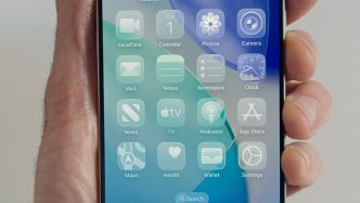 interfata-liquid-glass-din-ios-26-induce-ameteli-si-dureri-de-ochi