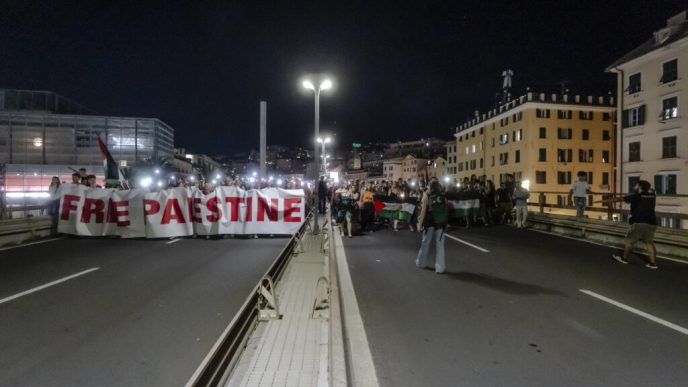 greva-in-italia:-muncitorii-portuari-din-genova-au-blocat-portul-in-solidaritate-cu-palestina