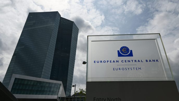 cetatenii,-atentionati-de-banca-europeana-sa-pastreze-sume-de-bani-in-numerar.-motivele-invocate
