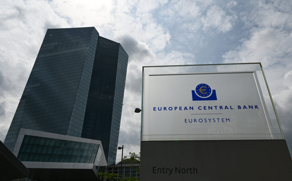 cetatenii,-atentionati-de-banca-europeana-sa-pastreze-sume-de-bani-in-numerar.-motivele-invocate