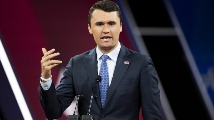 chipul-lui-charlie-kirk-ar-putea-fi-imprimat-pe-monedele-de-un-dolar-din-sua