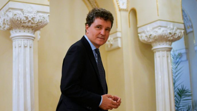 nicusor-dan-admite-influenta-sri-in-deciziile-din-domeniul-politic-si-economic