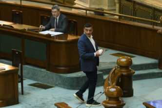 aur-ataca-la-curtea-constitutionala-legea-privind-plata-pensiilor-private