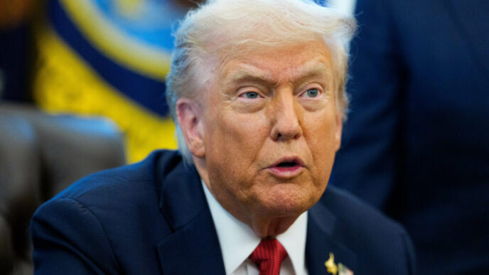 trump-spune-ca-va-rezolva-foarte-repede-criza-dintre-afganistan-si-pakistan