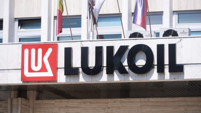 lukoil-si-a-gasit-cumparator
