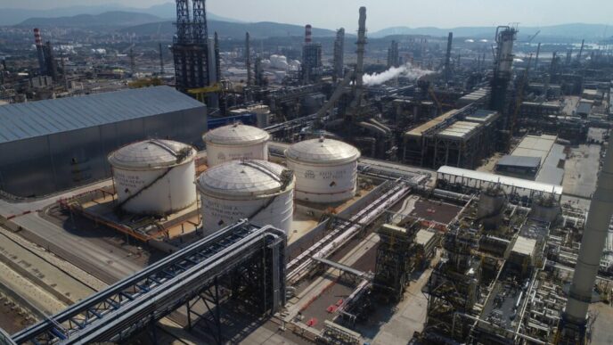 turcia-cumpara-mai-putin-petrol-rusesc,-pe-fondul-noilor-sanctiuni-occidentale-impuse-moscovei