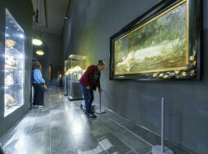 fanii-taylor-swift-invadeaza-un-muzeu-german-pentru-tabloul-care-a-inspirat-the-fate-of-ophelia”