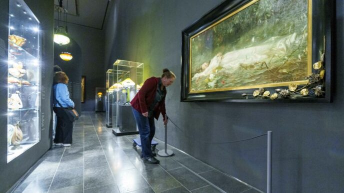 fanii-taylor-swift-invadeaza-un-muzeu-german-pentru-tabloul-care-a-inspirat-the-fate-of-ophelia”