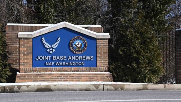 pachet-suspect-cu-pulbere-alba-la-baza-militara-unde-a-fost-trump:-mai-multe-persoane,-in-spital