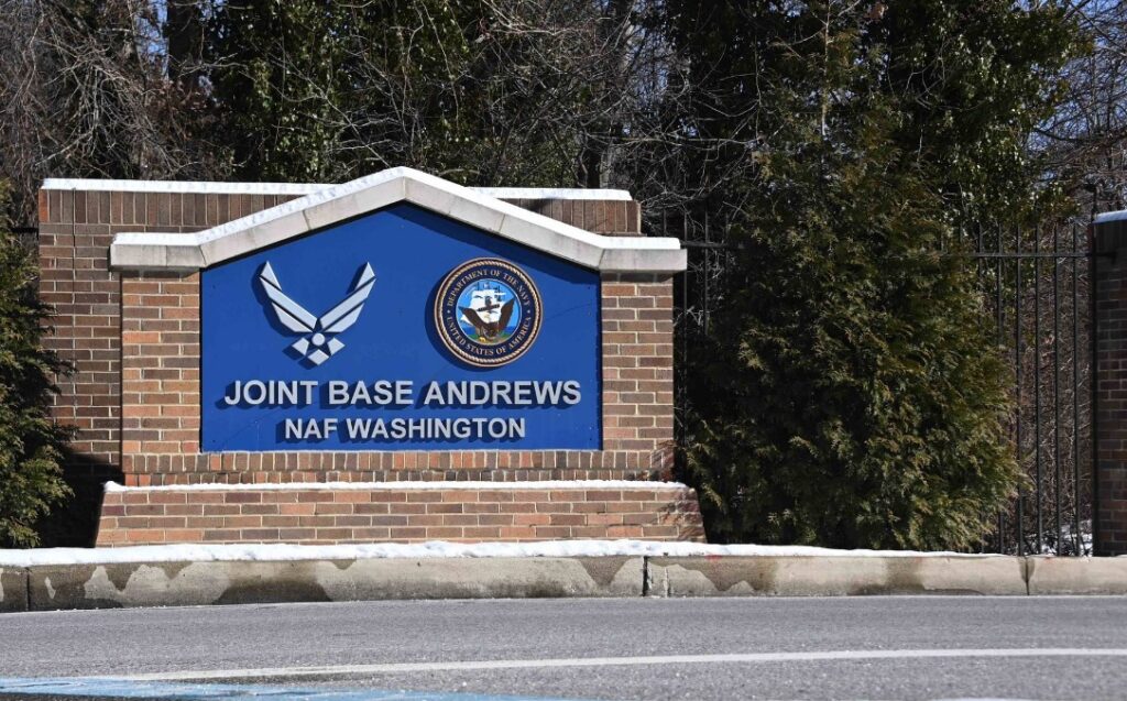 pachet-suspect-cu-pulbere-alba-la-baza-militara-unde-a-fost-trump:-mai-multe-persoane,-in-spital