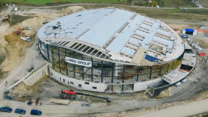 cat-de-bine-poate-sa-arate-bijuteria-de-28000.000-de-euro,-care-va-incorona-clujul:-sunt-mandra