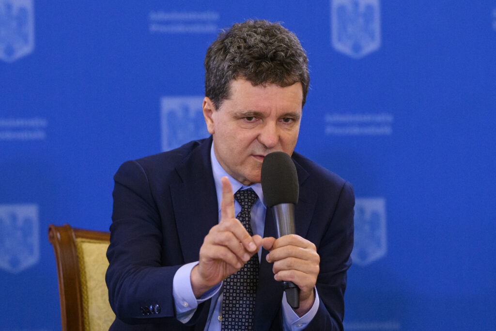 nicusor-dan-a-sesizat-ccr-pe-legea-care-a-creat-tensiuni-intre-psd-si-ministrul-mediului