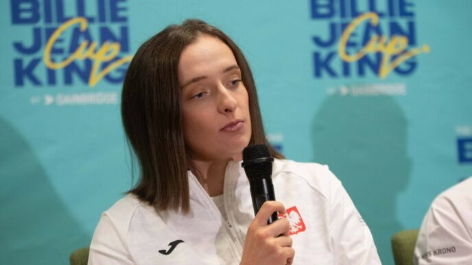 iga-swiatek-si-a-adus-aminte-de-prietena-rebela-din-romania:-desi-sunteti-o-tara-mica.: