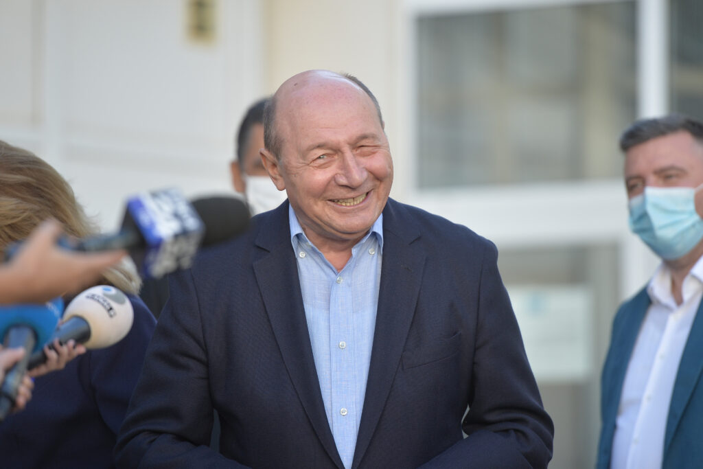 cum-vede-traian-basescu-problema-pensiilor-magistratilor-/-nu-exista-o-cale-de-mijloc