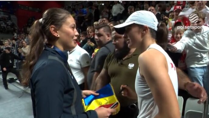 o-jucatoare-din-echipa-romaniei-s-a-dus-direct-la-iga-swiatek-si-i-a-cerut-ceva-neobisnuit.-foto