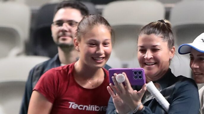 romanca-de-19-ani-care-sperie-circuitul-wta,-calificare-in-sferturile-turneului-de-la-trnava