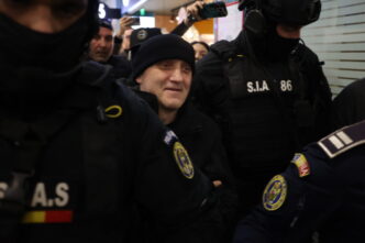 primele-imagini-cu-horatiu-potra.-adus-sub-escorta-in-romania