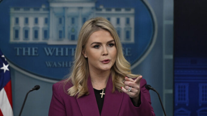 casa-alba-justifica-remarca-lui-trump-la-adresa-unei-jurnaliste,-pe-care-a-numit-o-purcelusa