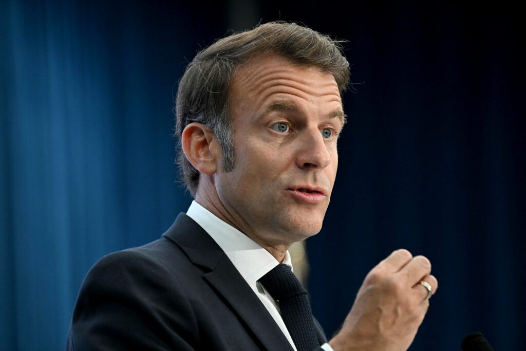 emmanuel-macron:-frontierele-nu-pot-fi-schimbate-prin-forta