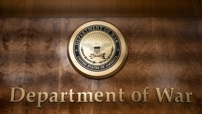 pentagonul-investigheaza-un-senator-care-a-cerut-armatei-sa-nu-respecte-ordinele-ilegale