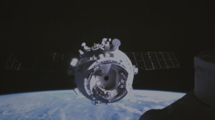 china-a-finalizat-cu-succes-prima-misiune-de-urgenta-catre-statia-spatiala-tiangong