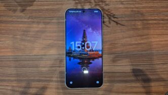 poco-f8-ultra,-telefonul-in-blugi-care-canta-bose-si-vrea-sa-fie-mai-mult-decat-un-gaming-phone