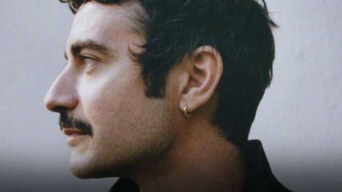 directorul-de-creatie-versace-pleaca-la-scurt-timp-dupa-vanzarea-casei-de-moda-catre-prada